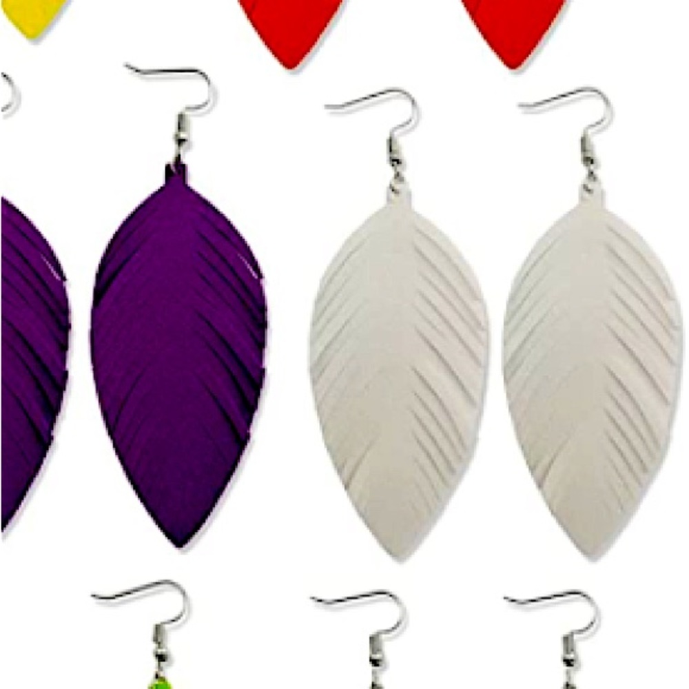 ✨3 for$20✨ NWT 
Leather Fringe Earrings✨